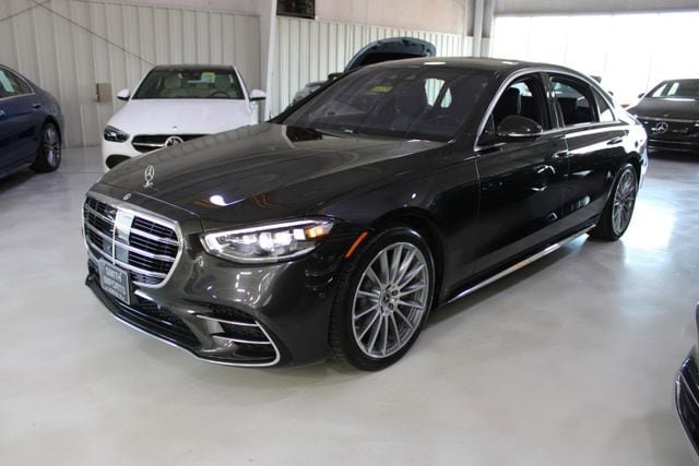 Used 2022 Mercedes-Benz S 500 4MATIC w/ AMG Line Package image 36