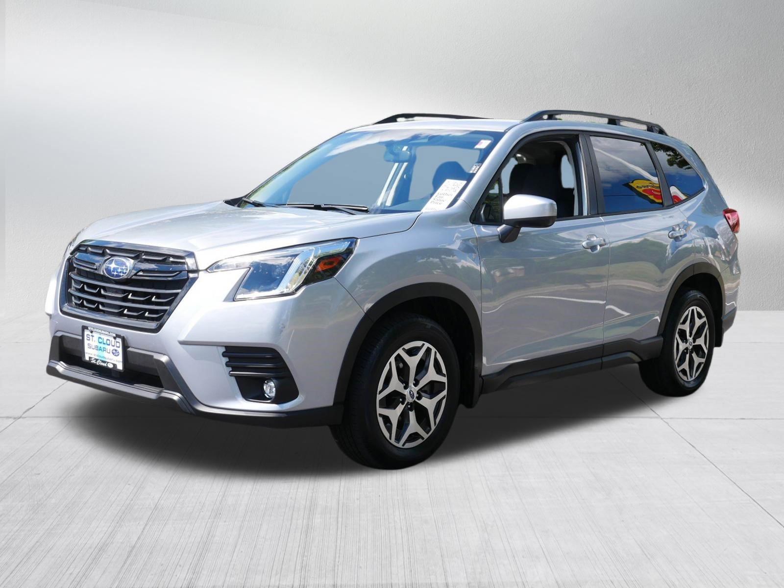 Certified 2024 Subaru Forester Premium AWD/4WD image 3
