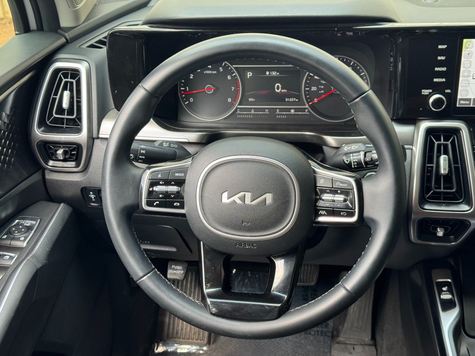 Used 2022 Kia Sorento S FWD image 18