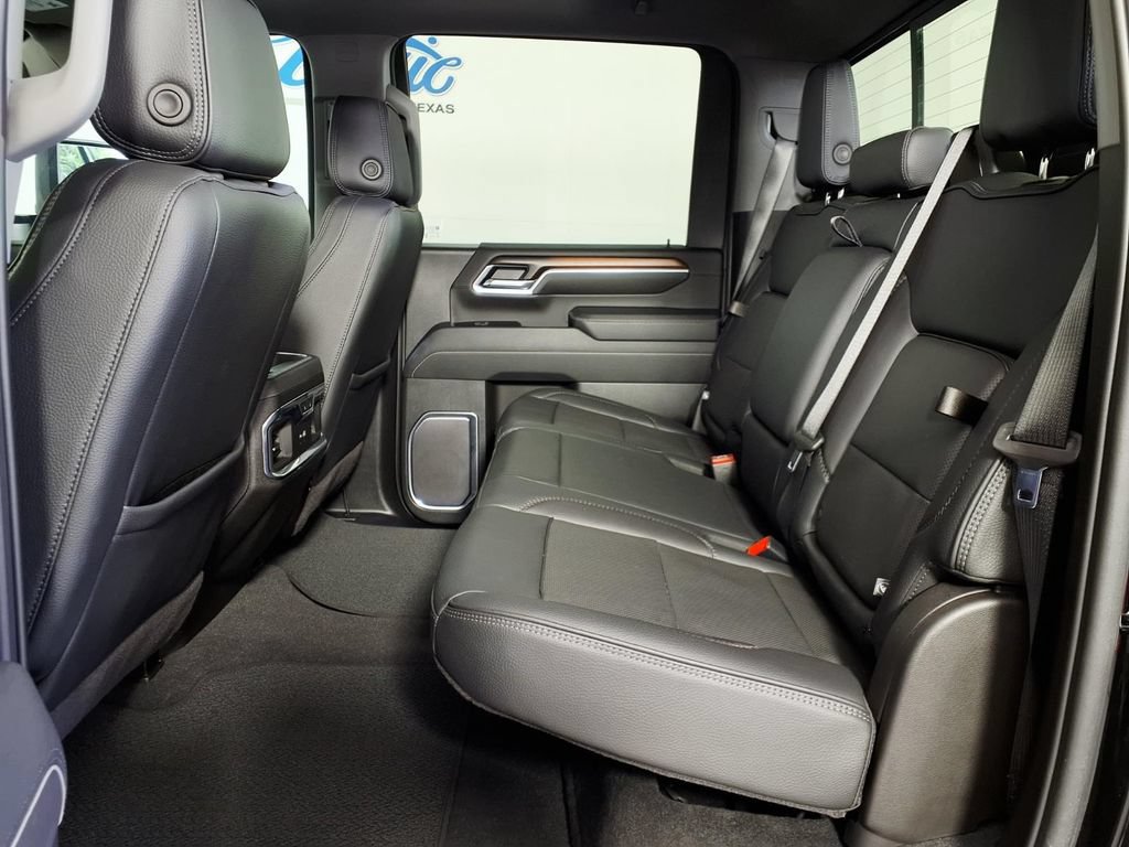 Used 2025 GMC Sierra 2500 Denali w/ Denali Reserve Package AWD/4WD image 9