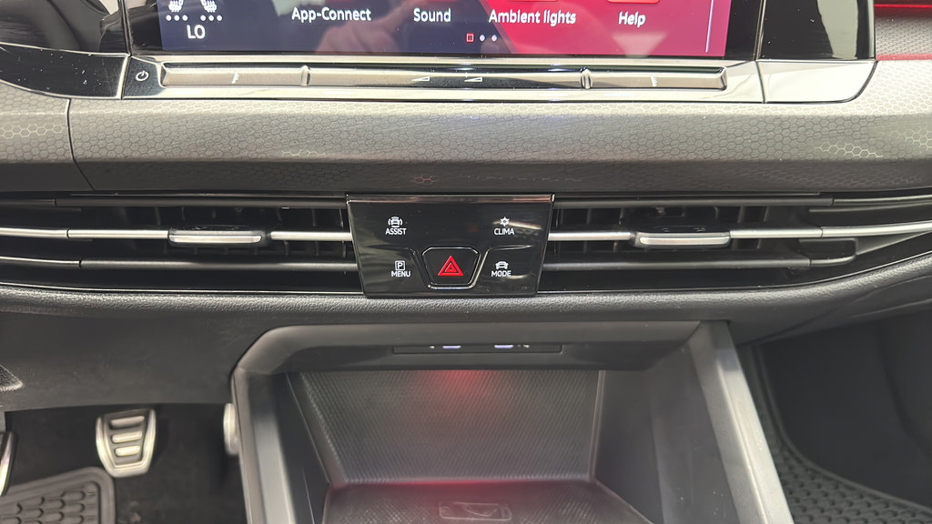 Used 2022 Volkswagen GTI SE FWD image 20