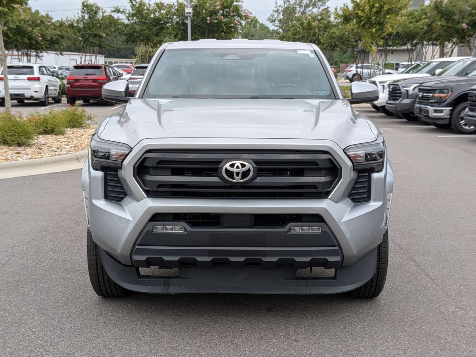 Used 2024 Toyota Tacoma SR5 AWD/4WD image 8