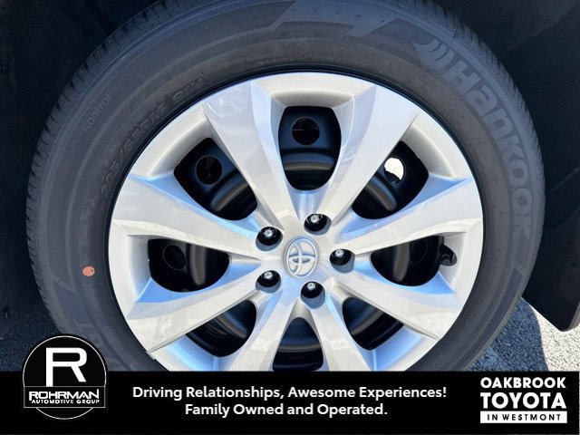 Used 2026 Toyota Corolla LE FWD image 5