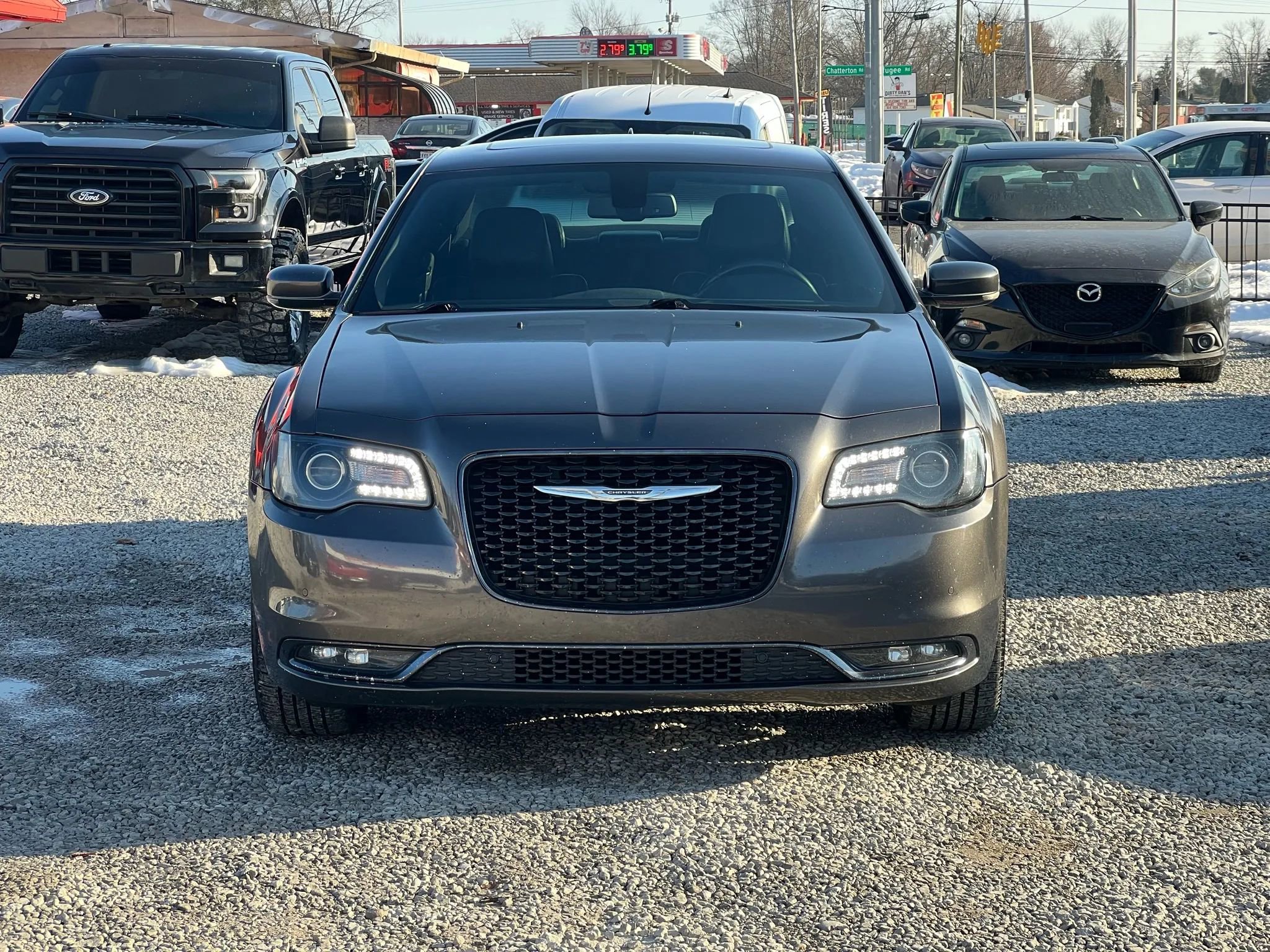 Used 2018 Chrysler 300 S w/ 300S Premium Group image 2