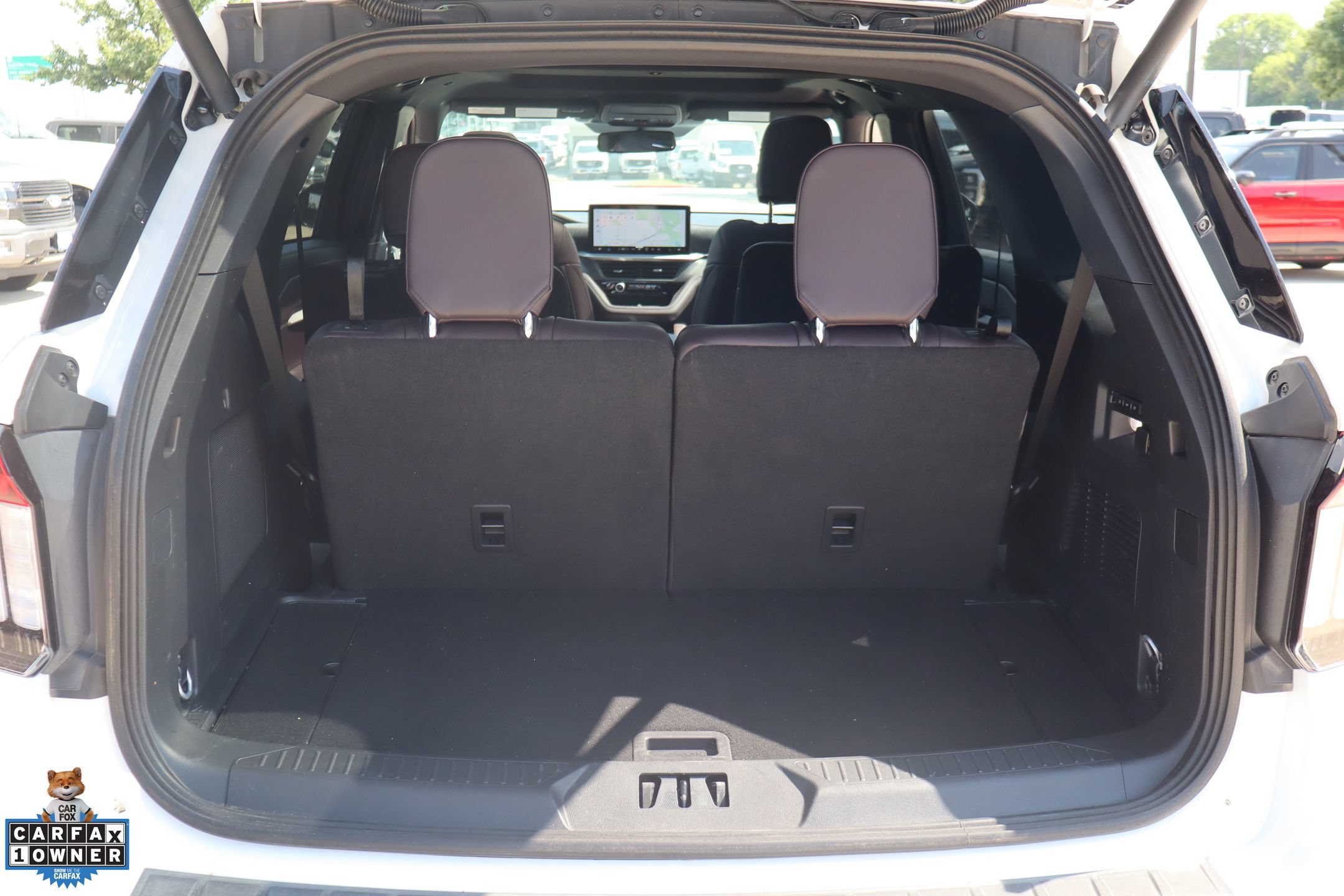 Used 2025 Ford Explorer Platinum RWD image 27