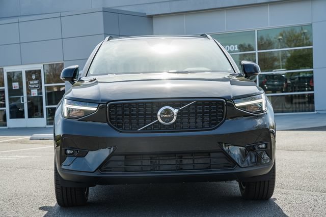 New 2026 Volvo XC40 B5 Plus w/ Climate Package AWD/4WD image 2