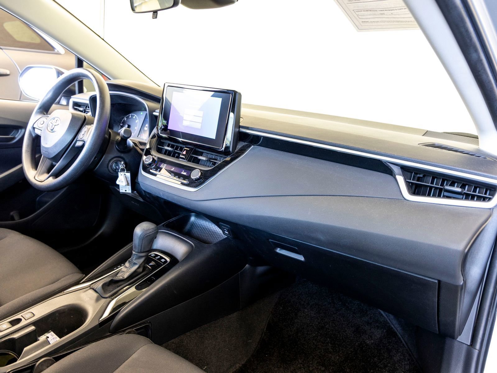 Used 2023 Toyota Corolla LE FWD image 28