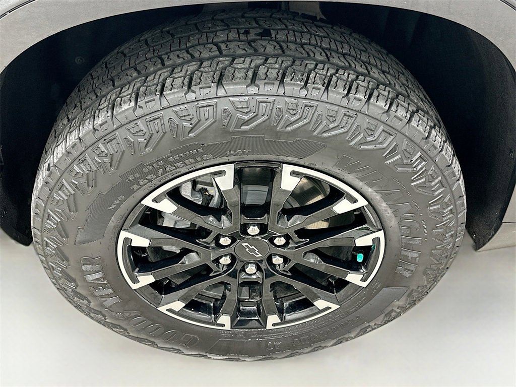 Used 2025 Chevrolet Traverse Z71 image 33