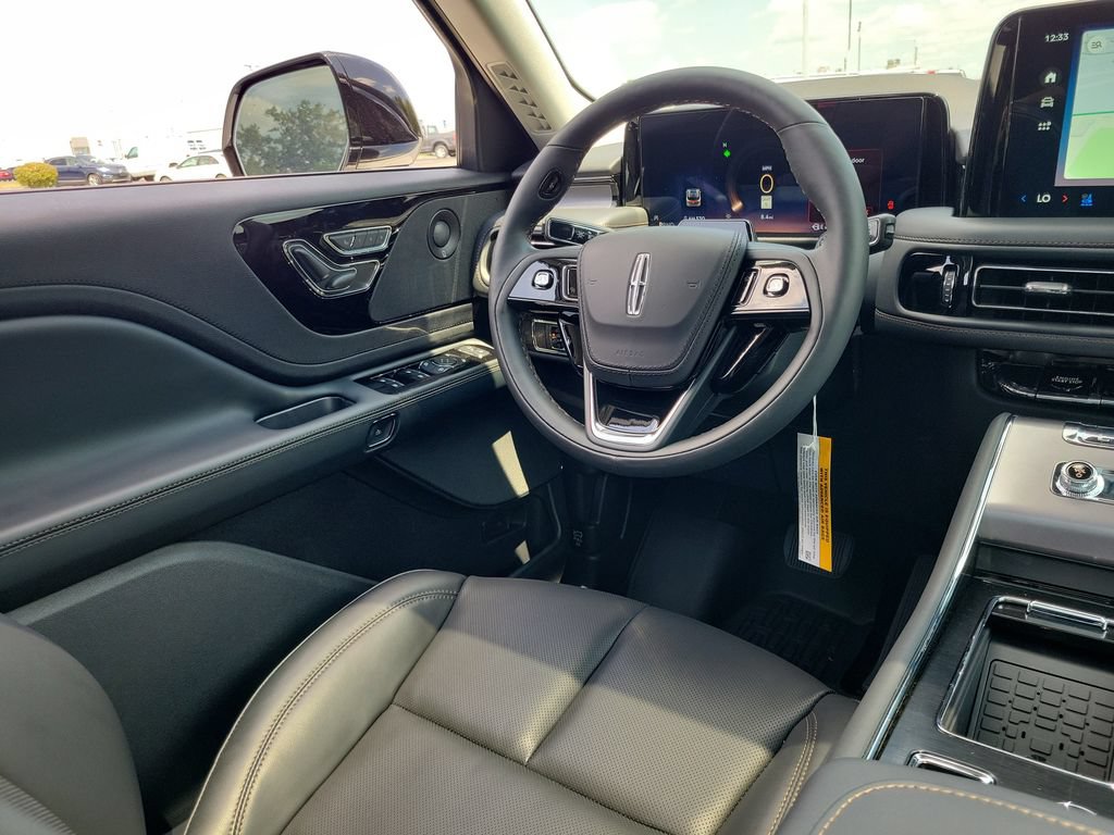 New 2026 Lincoln Aviator AWD image 13