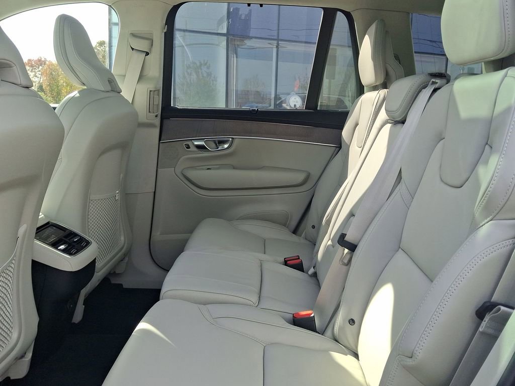 New 2026 Volvo XC90 B6 Ultra w/ Lounge Package image 13