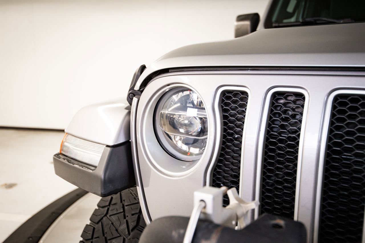 Used 2020 Jeep Wrangler Unlimited Sahara AWD/4WD image 13