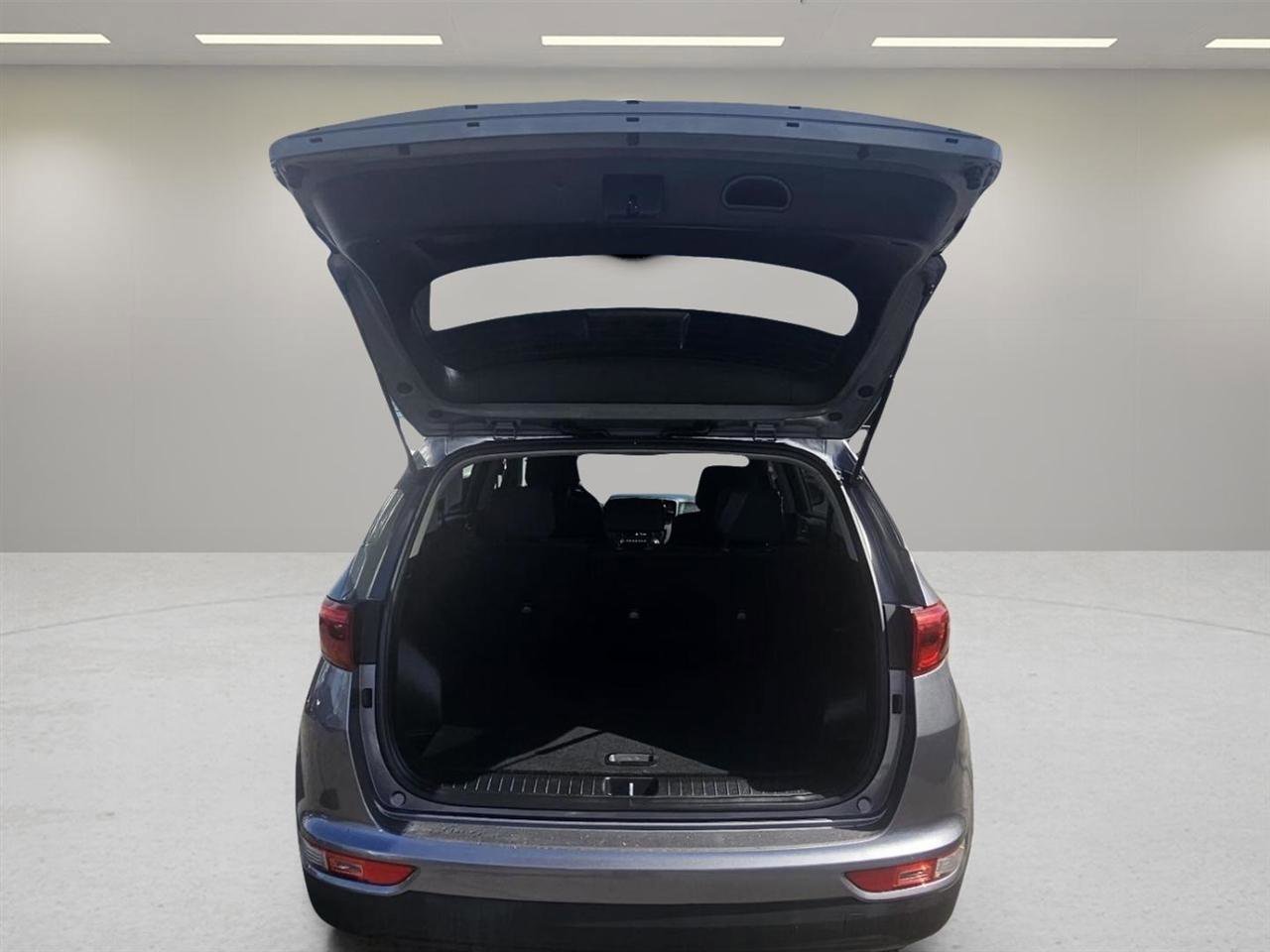 Used 2017 Kia Sportage LX FWD image 19