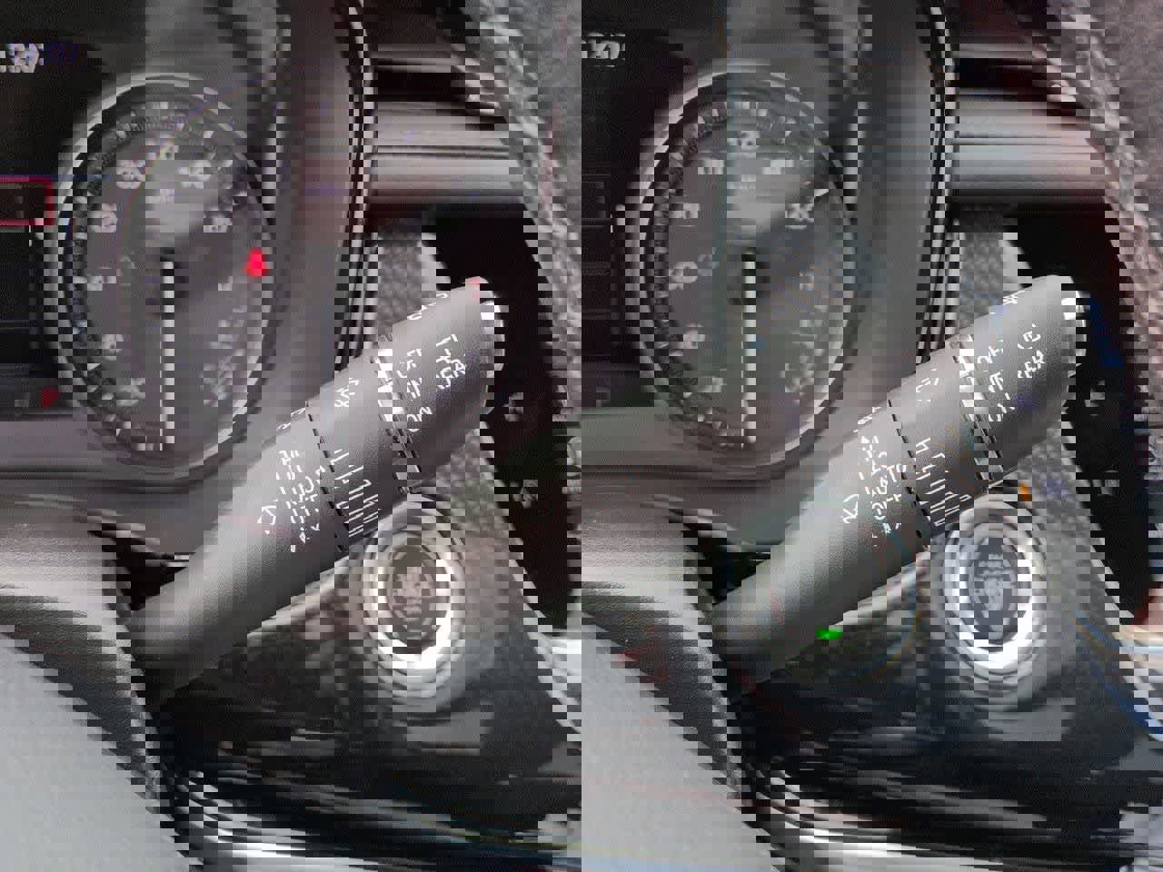 Used 2023 Cadillac XT6 Sport w/ Technology Package image 28