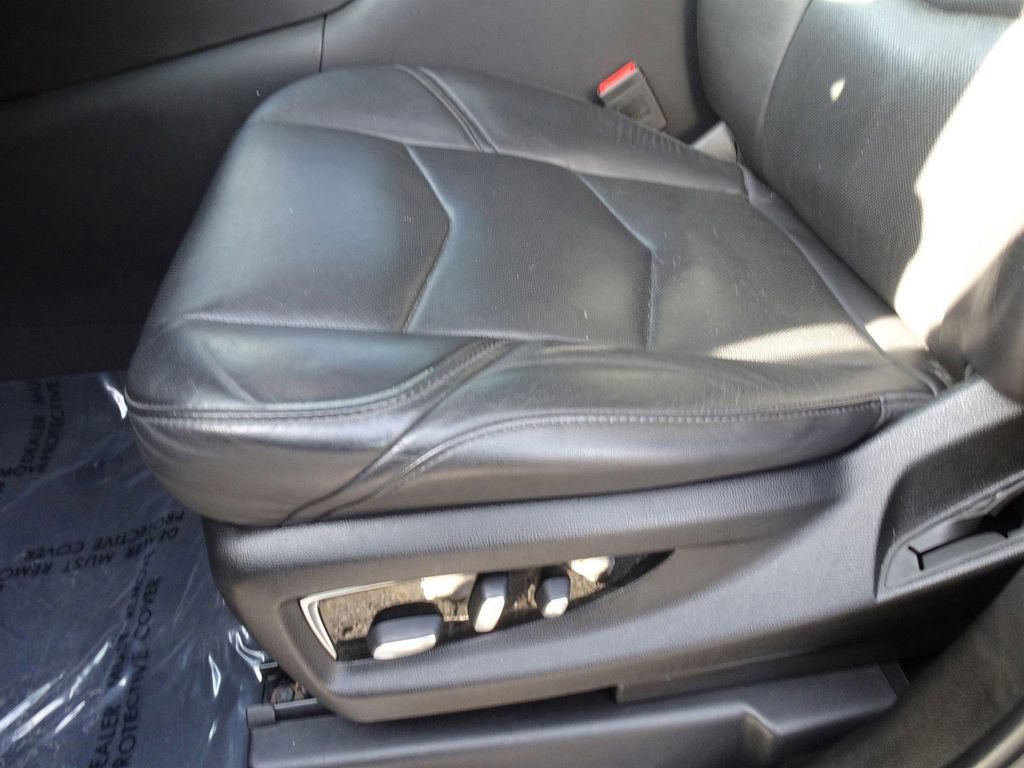 Used 2019 Cadillac Escalade Premium Luxury image 10