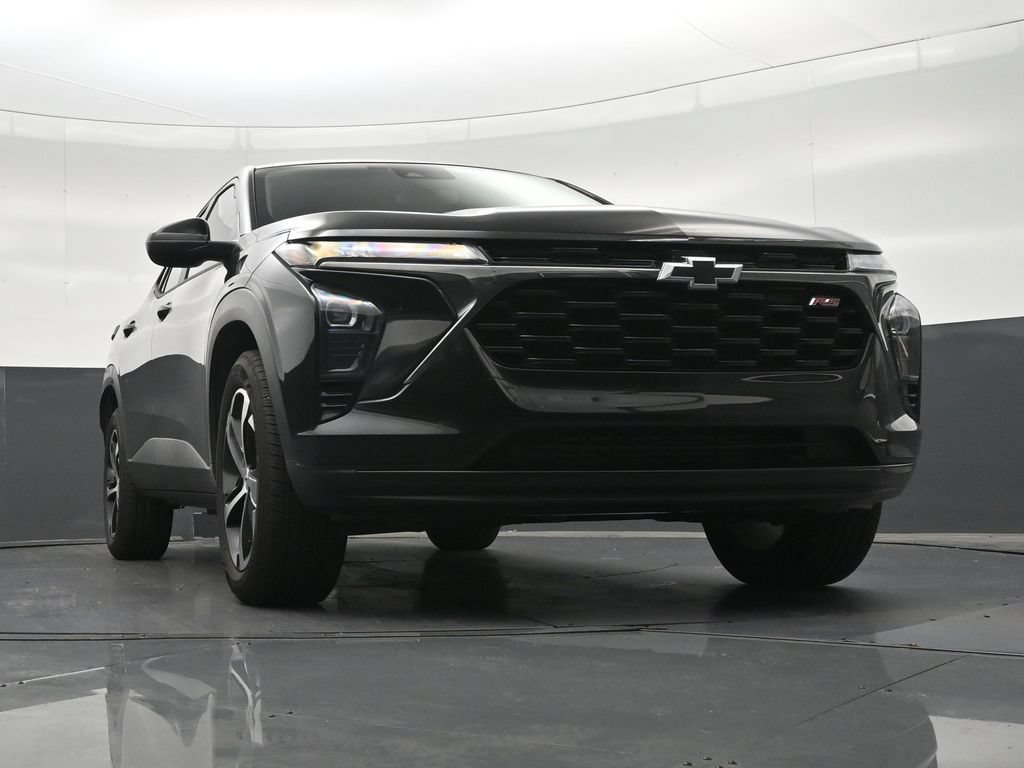 Used 2025 Chevrolet Trax RS w/ Driver Confidence Package FWD image 29
