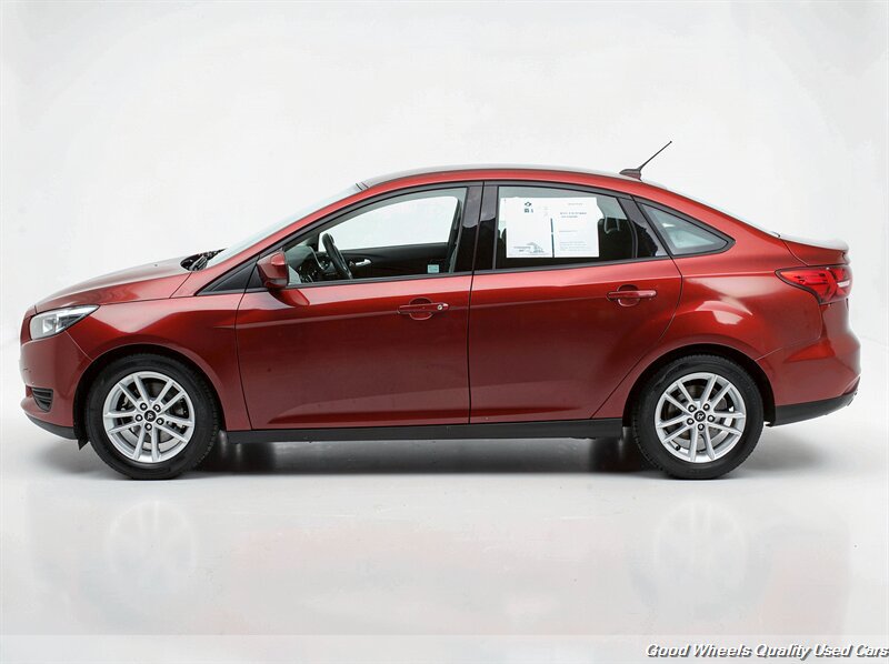 Used 2018 Ford Focus SE FWD image 8