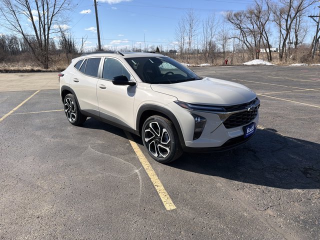 New 2026 Chevrolet Trax RS w/ Sunroof Package image 3