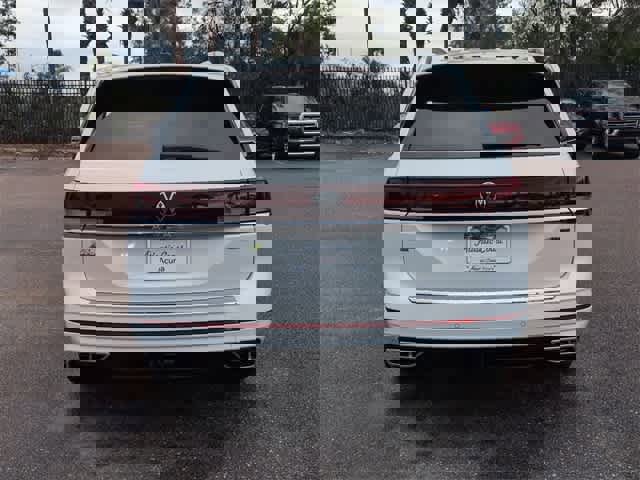 Used 2024 Volkswagen Atlas SEL Premium R-Line image 7