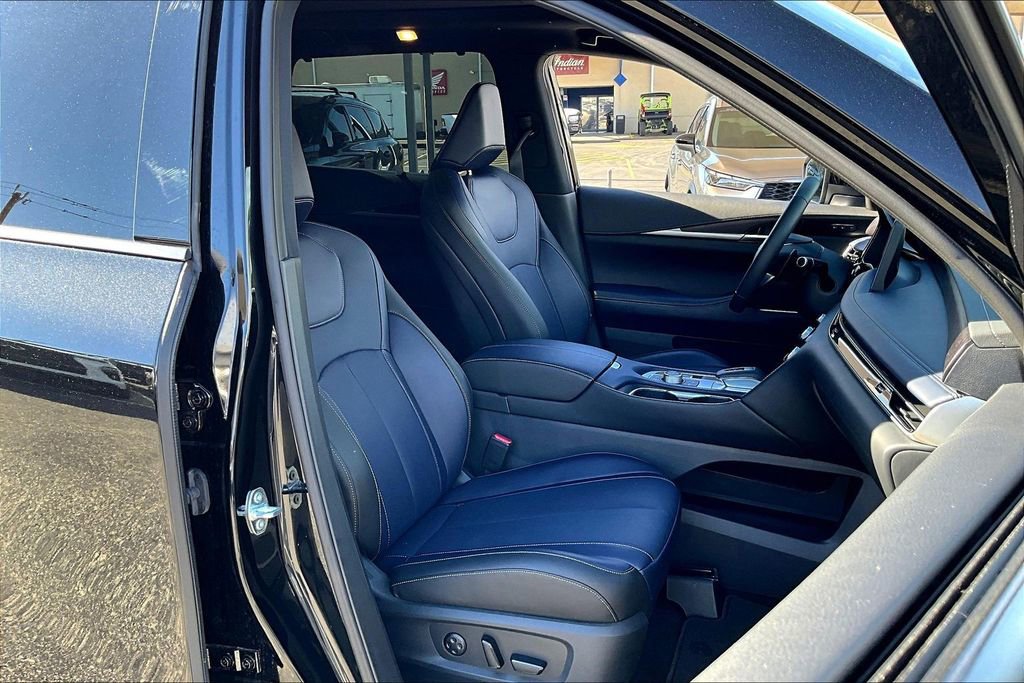 Certified 2026 INFINITI QX60 Sport AWD/4WD image 12