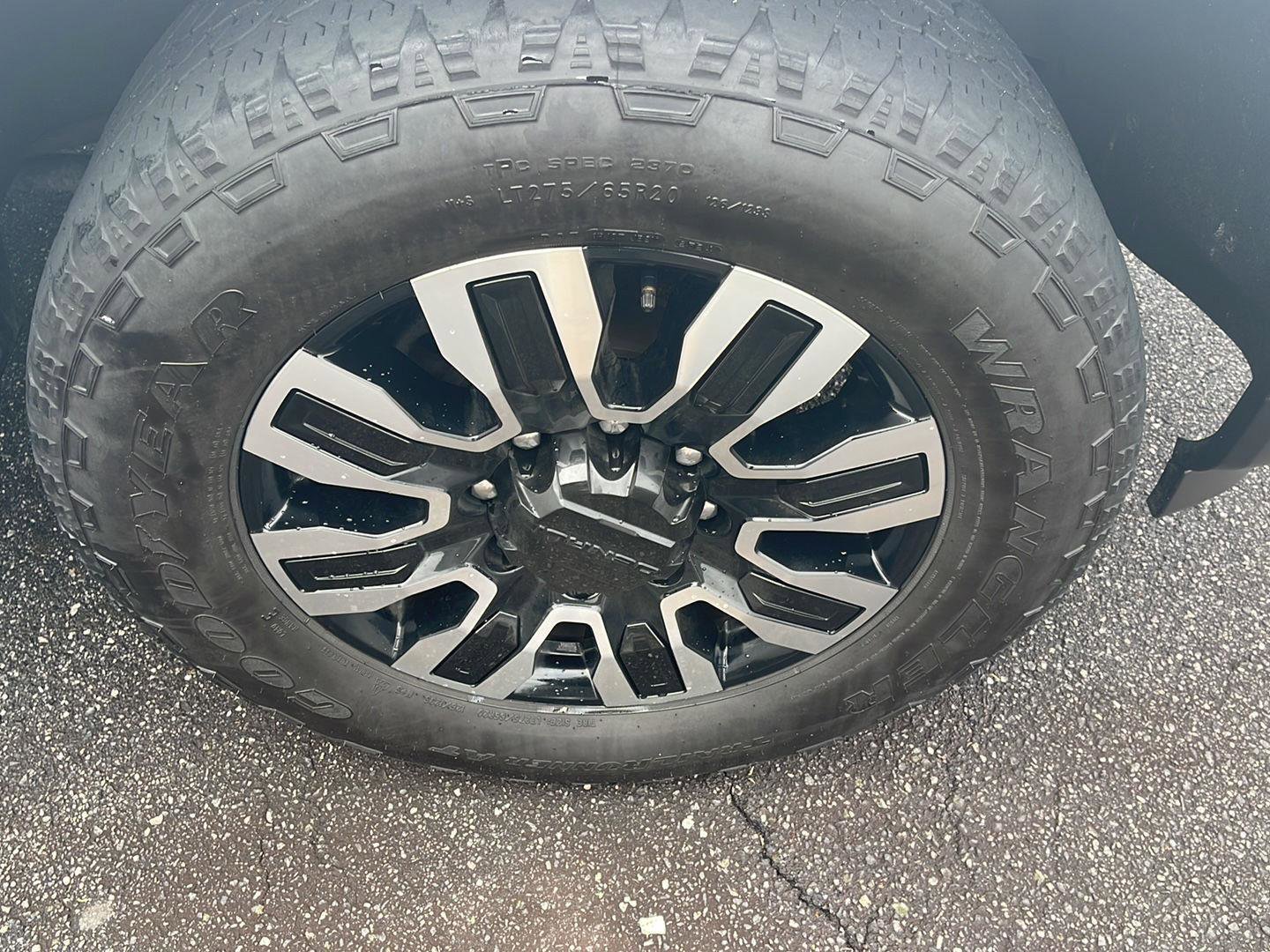 Used 2024 GMC Sierra 3500 Denali Ultimate image 4