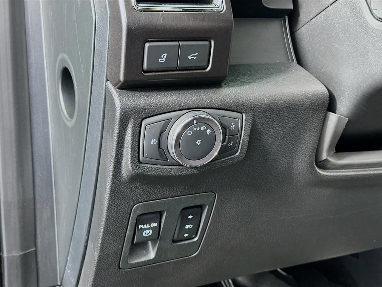 Used 2020 Ford Expedition Limited w/ Equipment Group 303A image 29