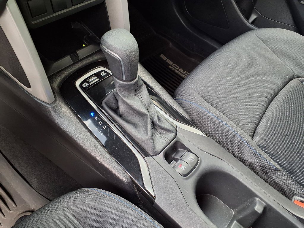 Used 2025 Toyota Corolla Cross AWD Hybrid w/ Moonroof Package image 24