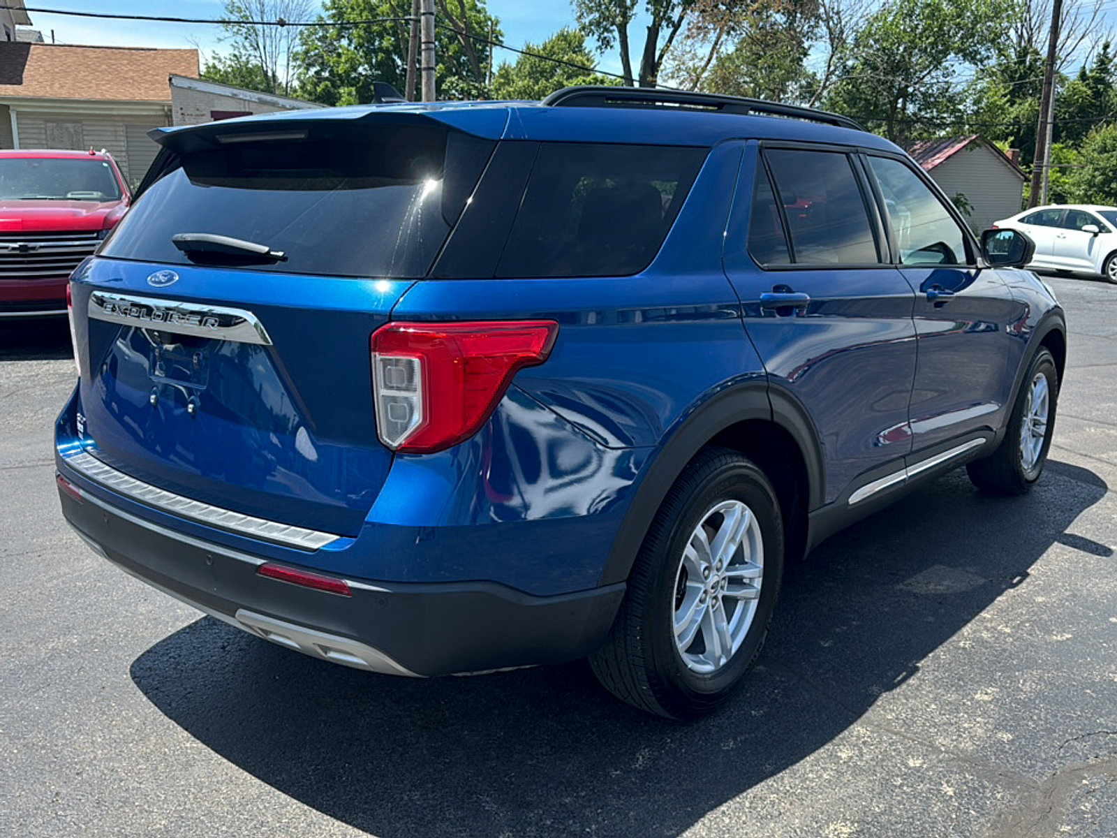 Used 2022 Ford Explorer XLT w/ Equipment Group 202A RWD image 4