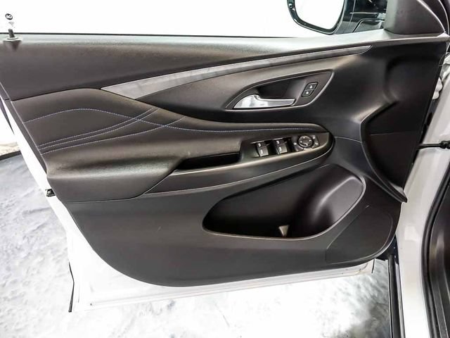 Certified 2025 Buick Envista Sport Touring FWD image 25
