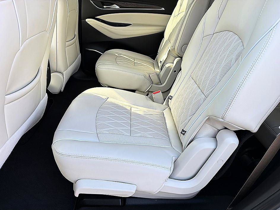 Used 2024 Buick Enclave Avenir w/ Avenir Technology Package FWD image 9