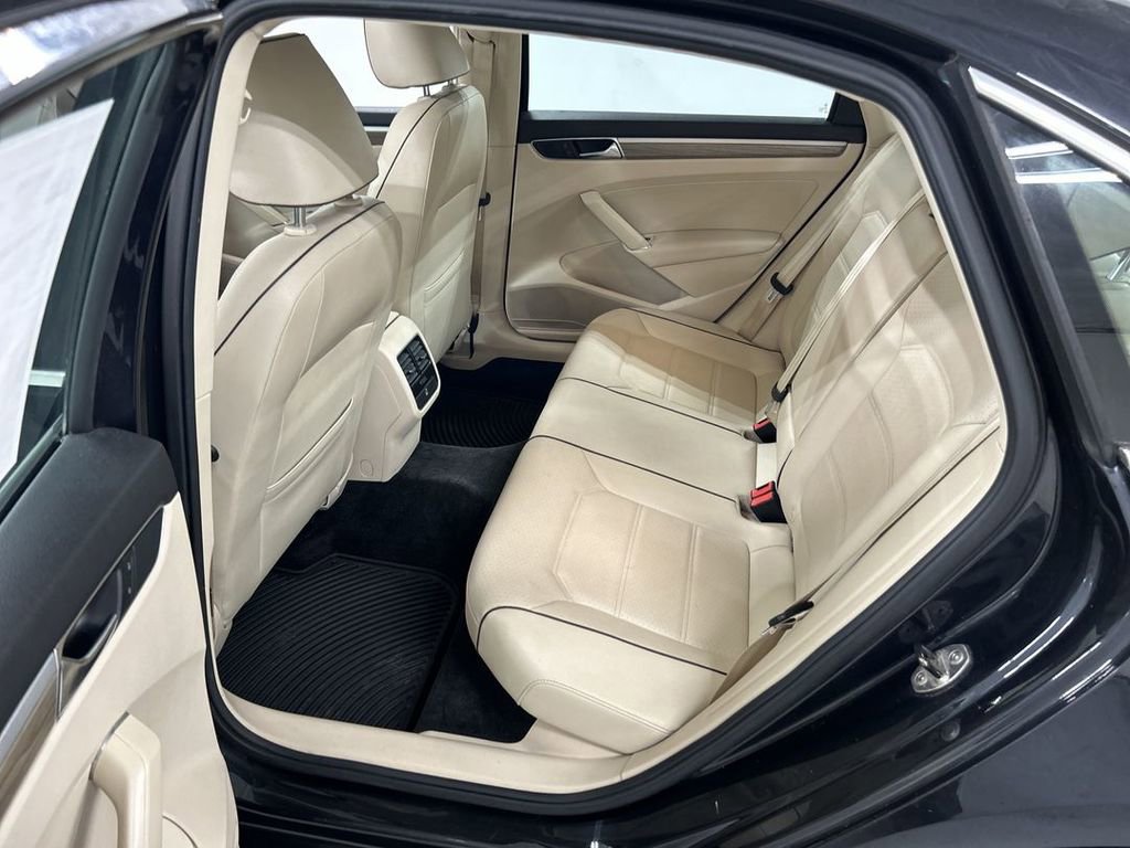 Used 2017 Volkswagen Passat 1.8T SE FWD image 20