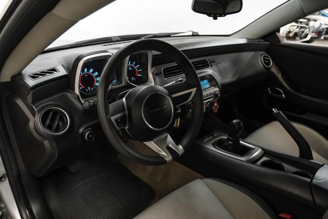 Used 2011 Chevrolet Camaro LT RWD image 3