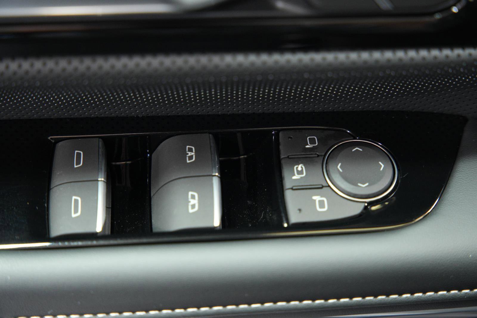 New 2025 GMC Sierra EV Denali image 24