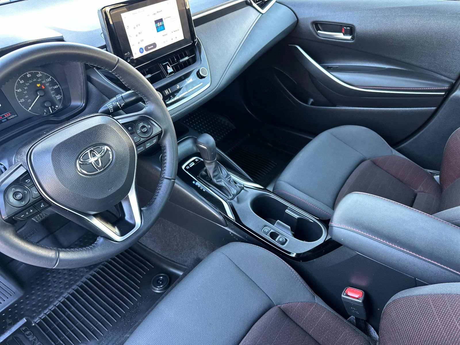 Used 2025 Toyota Corolla SE FWD image 10