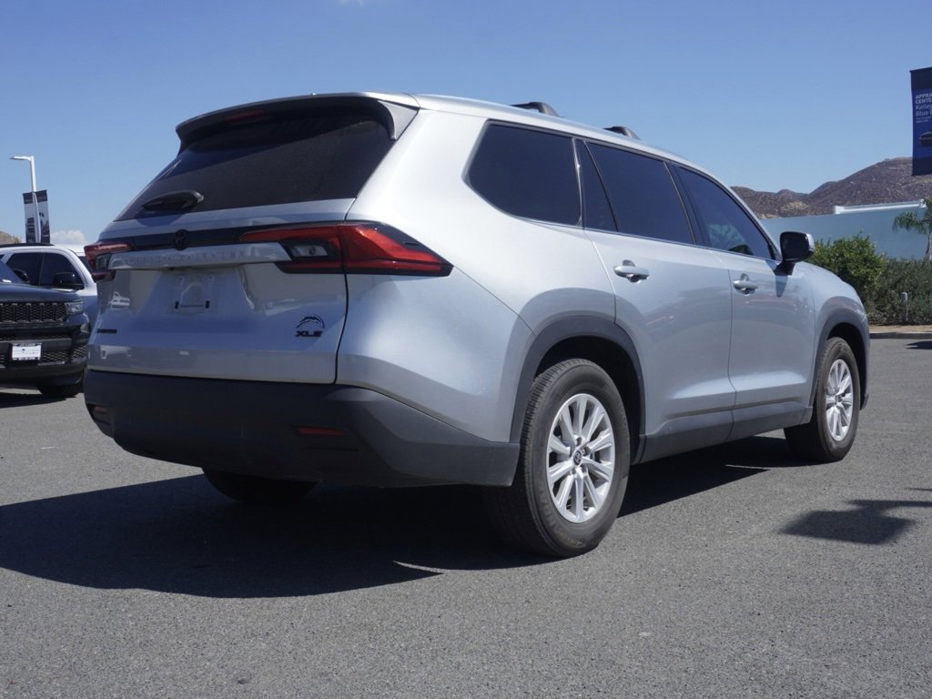 Used 2024 Toyota Grand Highlander XLE image 4