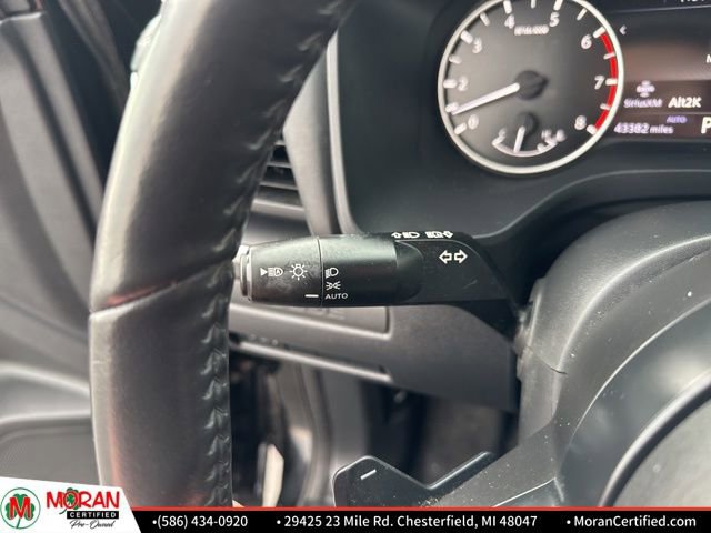 Used 2023 Nissan Rogue S image 15