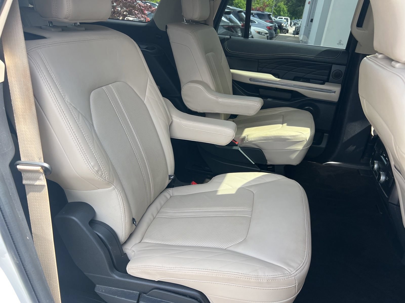 Used 2022 Ford Expedition Max Platinum AWD/4WD image 46