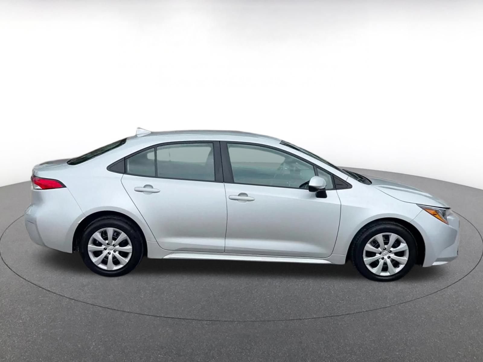 Used 2025 Toyota Corolla LE FWD image 15
