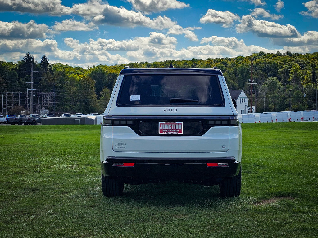 New 2026 Jeep Grand Wagoneer 4WD image 4