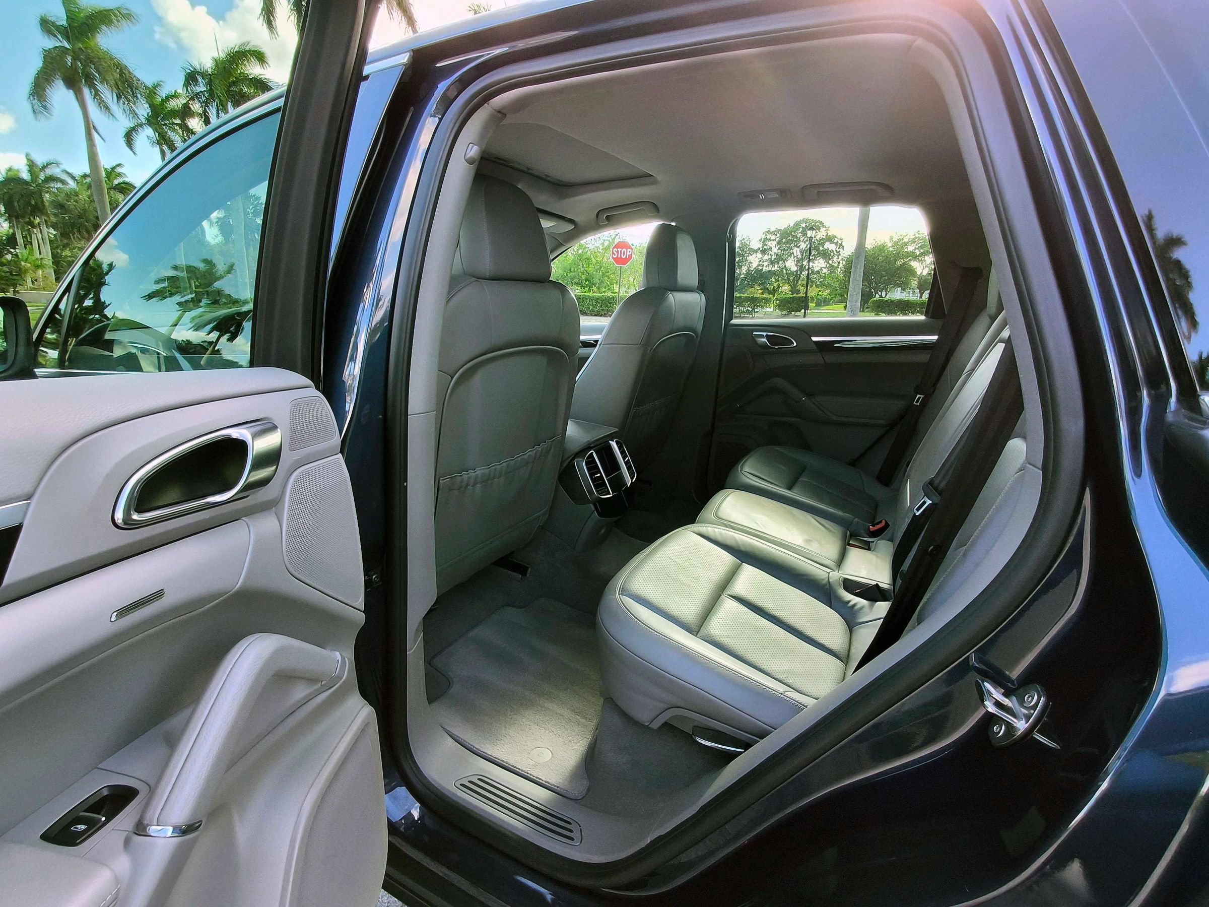 Used 2014 Porsche Cayenne AWD/4WD image 11