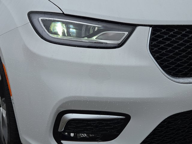 New 2026 Chrysler Pacifica Pinnacle image 3