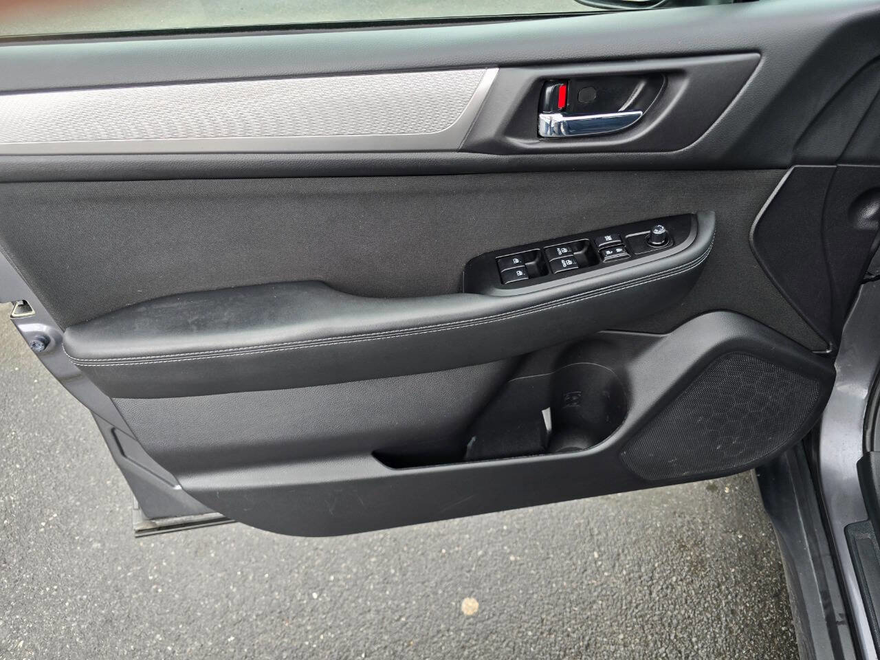 Used 2018 Subaru Outback 2.5i Premium image 13