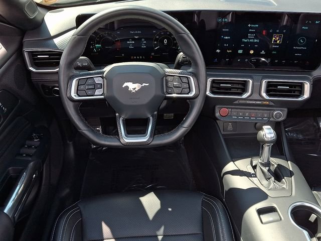 Used 2025 Ford Mustang Premium image 11