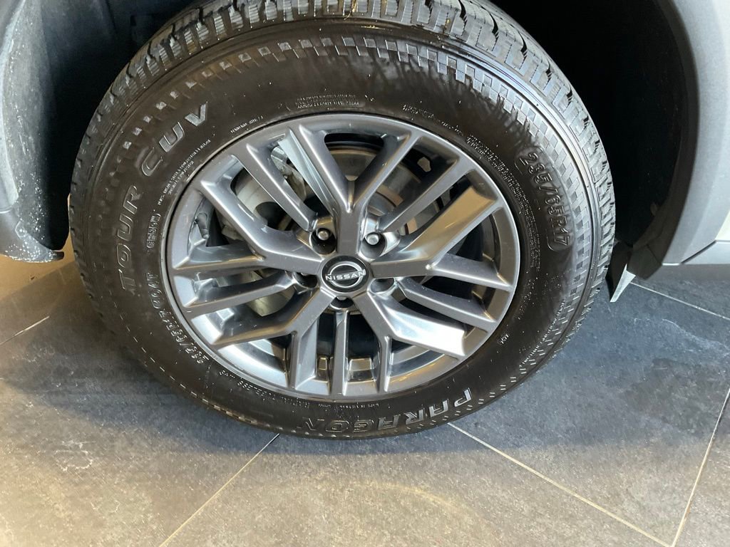 Used 2024 Nissan Rogue S image 7