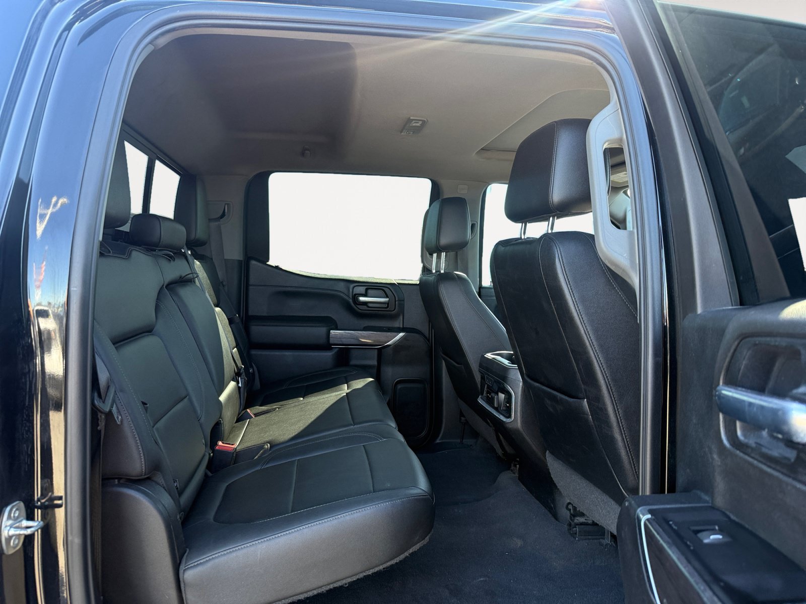 Used 2019 Chevrolet Silverado 1500 LTZ w/ LTZ Premium Package AWD/4WD image 18