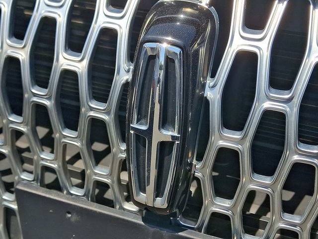 Used 2023 Lincoln Corsair AWD w/ Equipment Group 101A image 32