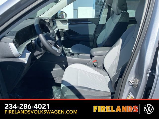 New 2025 Volkswagen Tiguan SE image 26