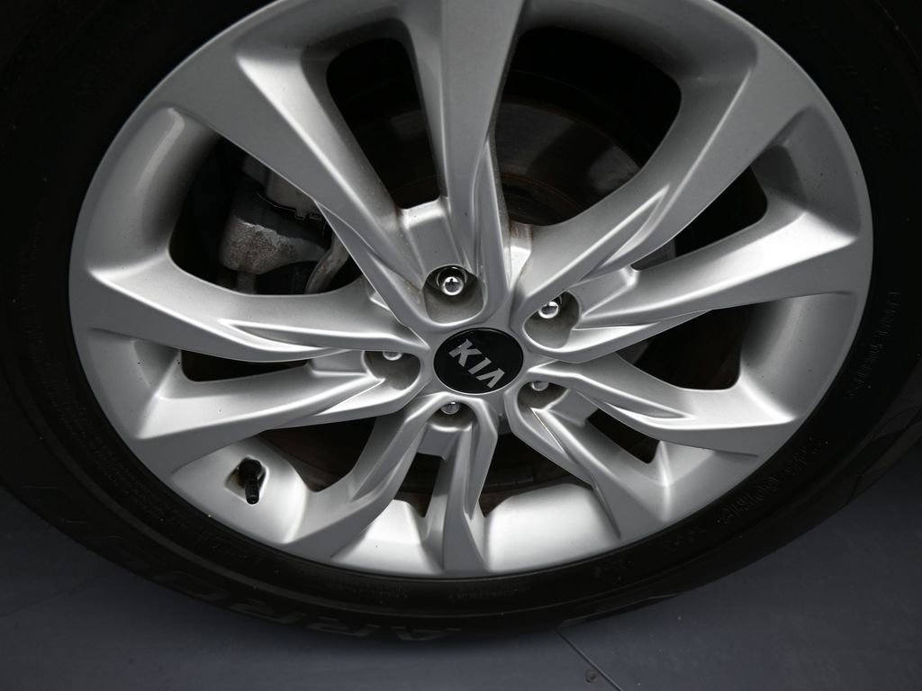 Used 2021 Kia Telluride LX image 42