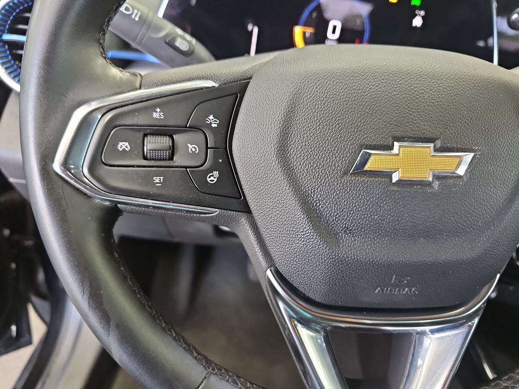Used 2025 Chevrolet Trax LT w/ LT Convenience Package FWD image 16