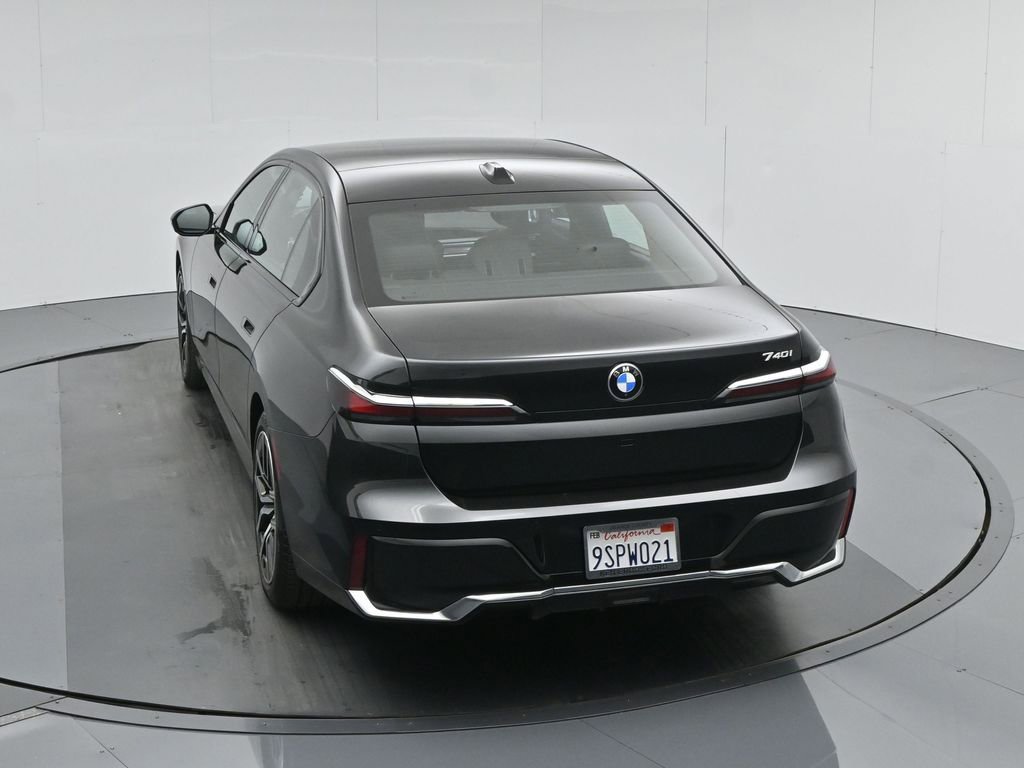 Used 2025 BMW 740i image 42