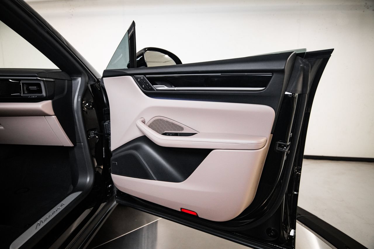 Certified 2024 Porsche Macan 4 Electric AWD/4WD image 27